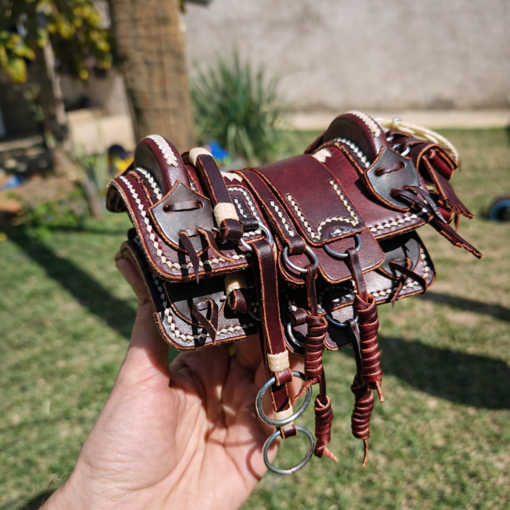 Arreio Banana Miniatura Completo – 100% Artesanal em Couro Legítimo
